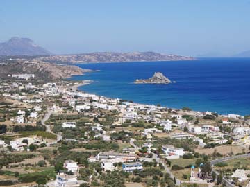 Еще одна достопримечательность острова - город Кефалос с видом на побережье