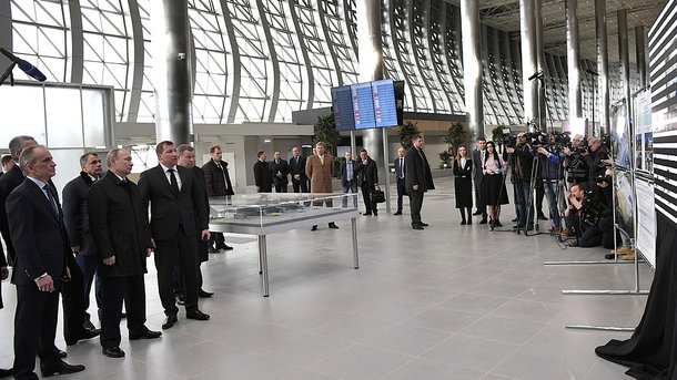 26 червня 2018, 9:02 Переглядів:   Президент РФ Володимир Путін в аеропорту Сімферополь