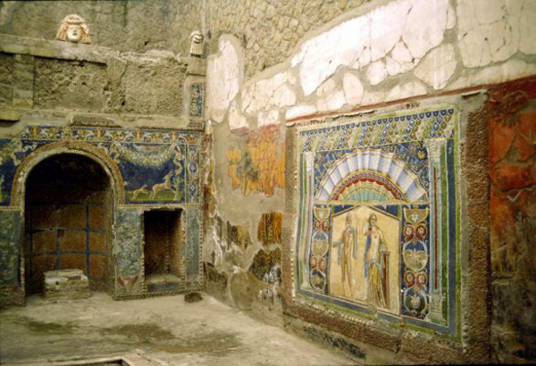 Згідно з дослідженнями, Кносський палац на Криті був відновлений 1700-1450 рр