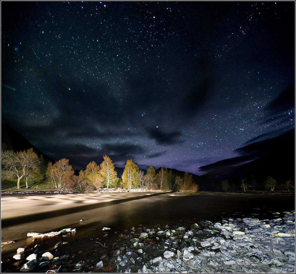зоряна ніч на річці Відчуваючи, Гірський Алтай