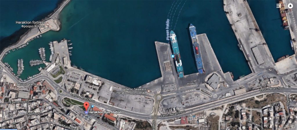 Розташування автобусного терміналу в Іракліоні (термінал у порту) на карті: