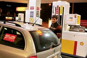 Найбільш вигідно було заправлятися в Білорусі, а найдорожчий бензин - в Фінляндії
