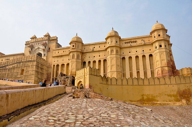 У великих містах Індії завжди є форт, так само як і тут