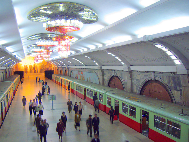 Найкрасивіше метро: станція Olaias, Лісабон, Португалія