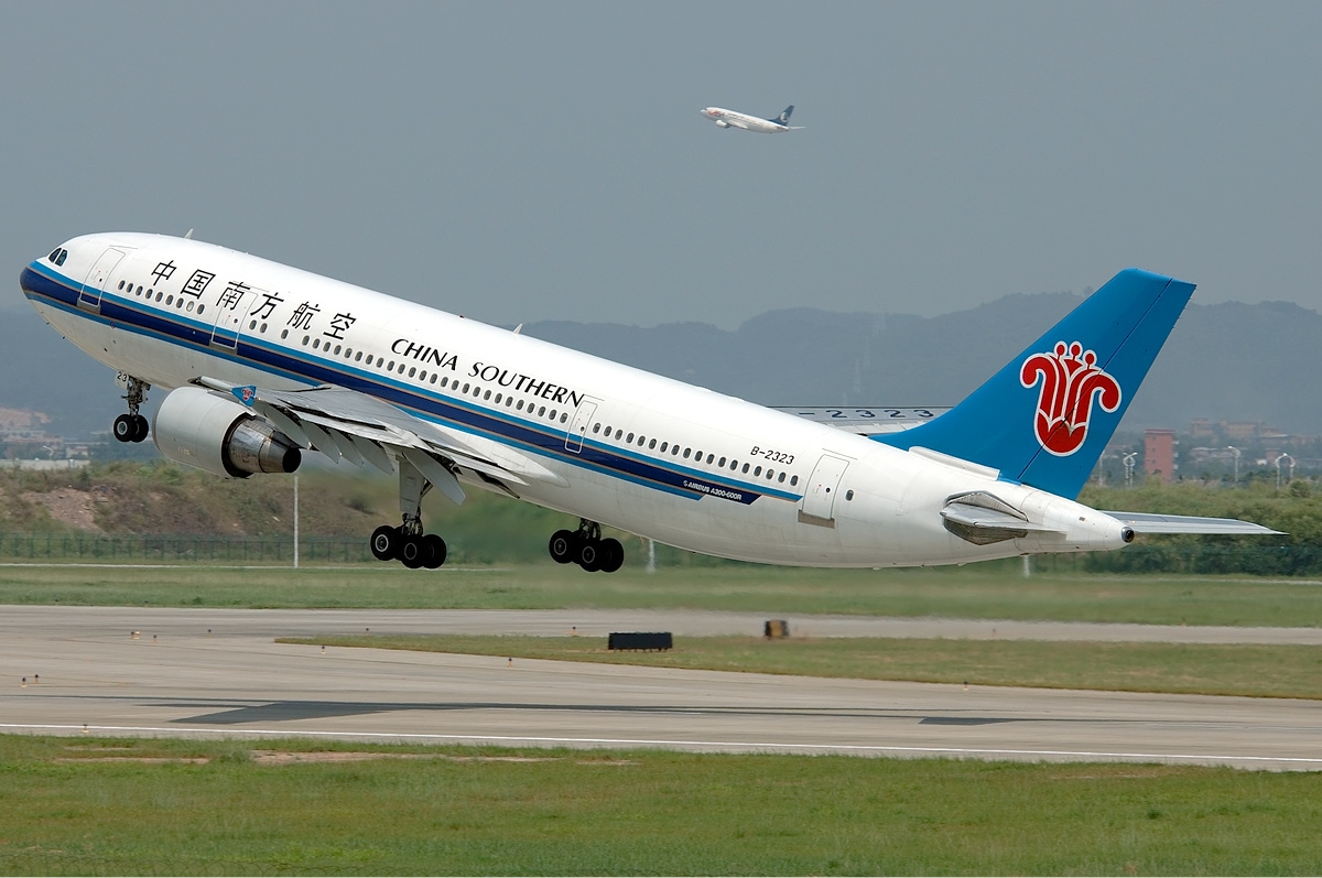 З року в рік китайська авіакомпанія росла і розвивалася, відкривалися все нові далекомагістральні маршрути