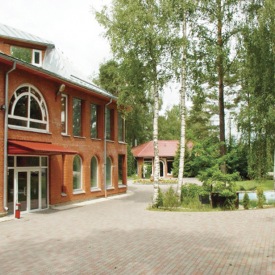 Готель «SPA Hotel Kaspars» знаходиться в тихому і милому місці, всього в десяти хвилинах їзди від центру Риги, а також в десяти хвилинах їзди від Юрмали і в п'яти хвилинах їзди від міжнародного аеропорту «Рига», тут же, недалеко розташовані розважальні центри
