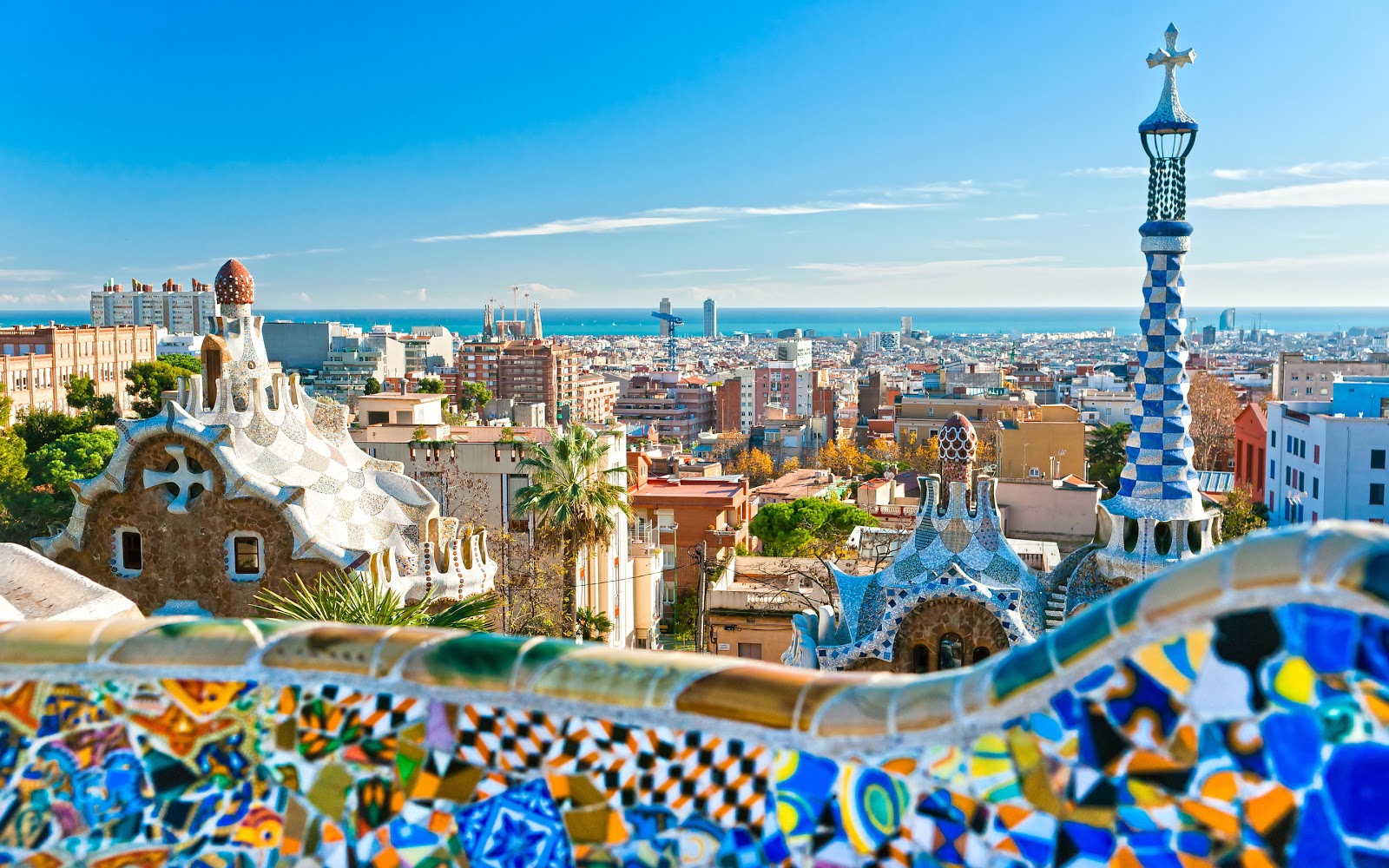 Барселона   є одним з найулюбленіших і часто відвідуваних   туристами   міст в   світі