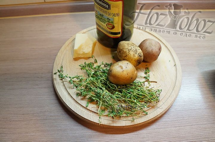 Рецепт картоплі в духовці, який ми для Вас вибрали, можна віднести до середземноморських страв вже тільки виходячи з набору продуктів