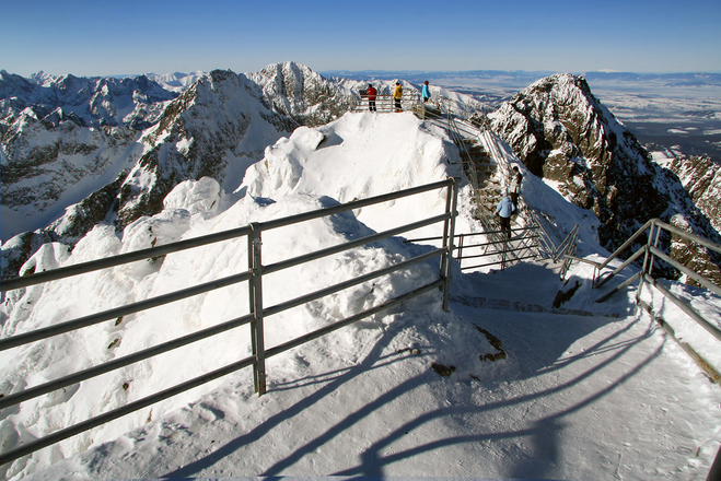 Зимовий відпочинок 2019: катаємося на лижах в Словаччині   Провести зимову відпустку там, де гірськолижний відпочинок - це спосіб життя, - відмінний варіант